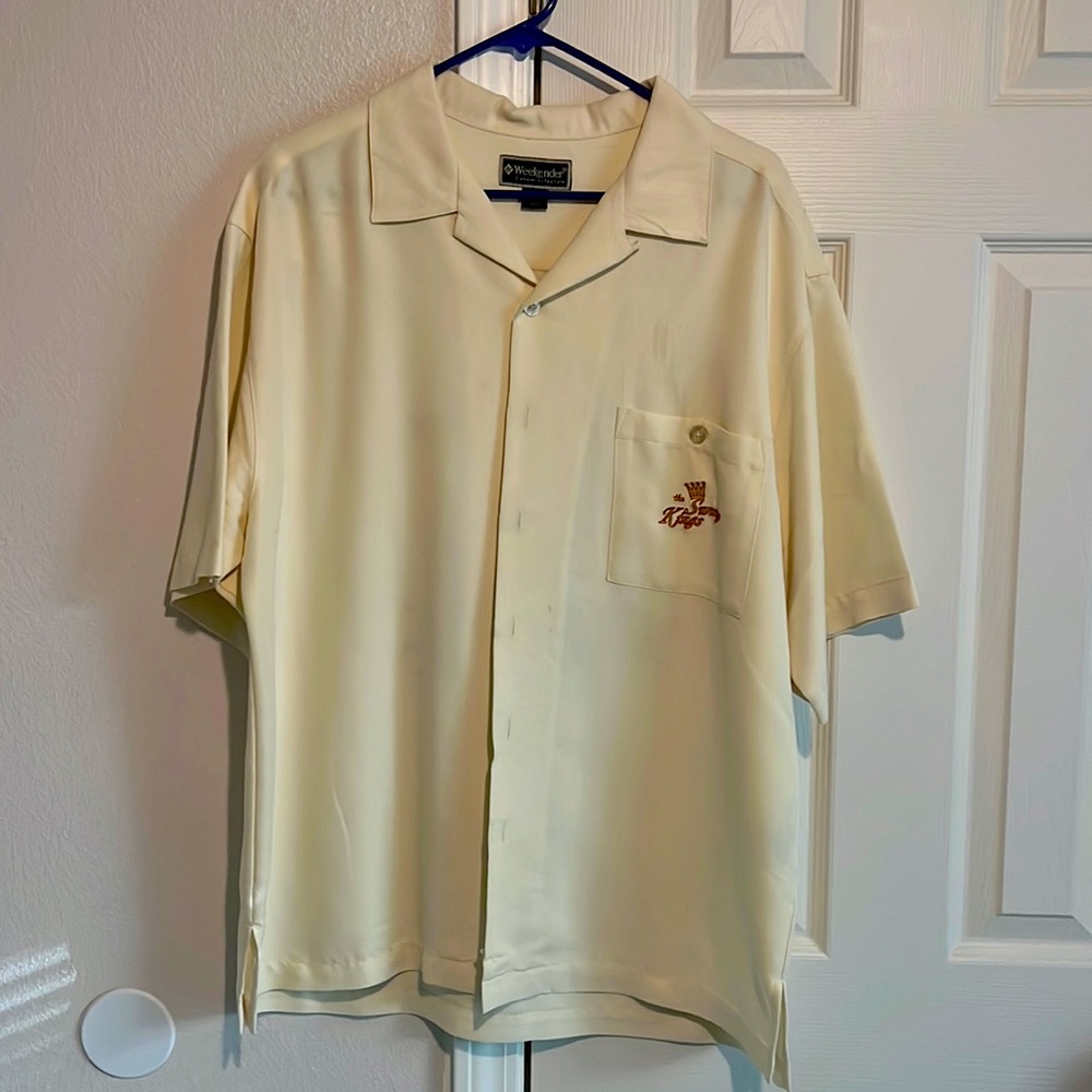 Weekender Casual Lifestyle is Size L Men’s short sleeve Button-down